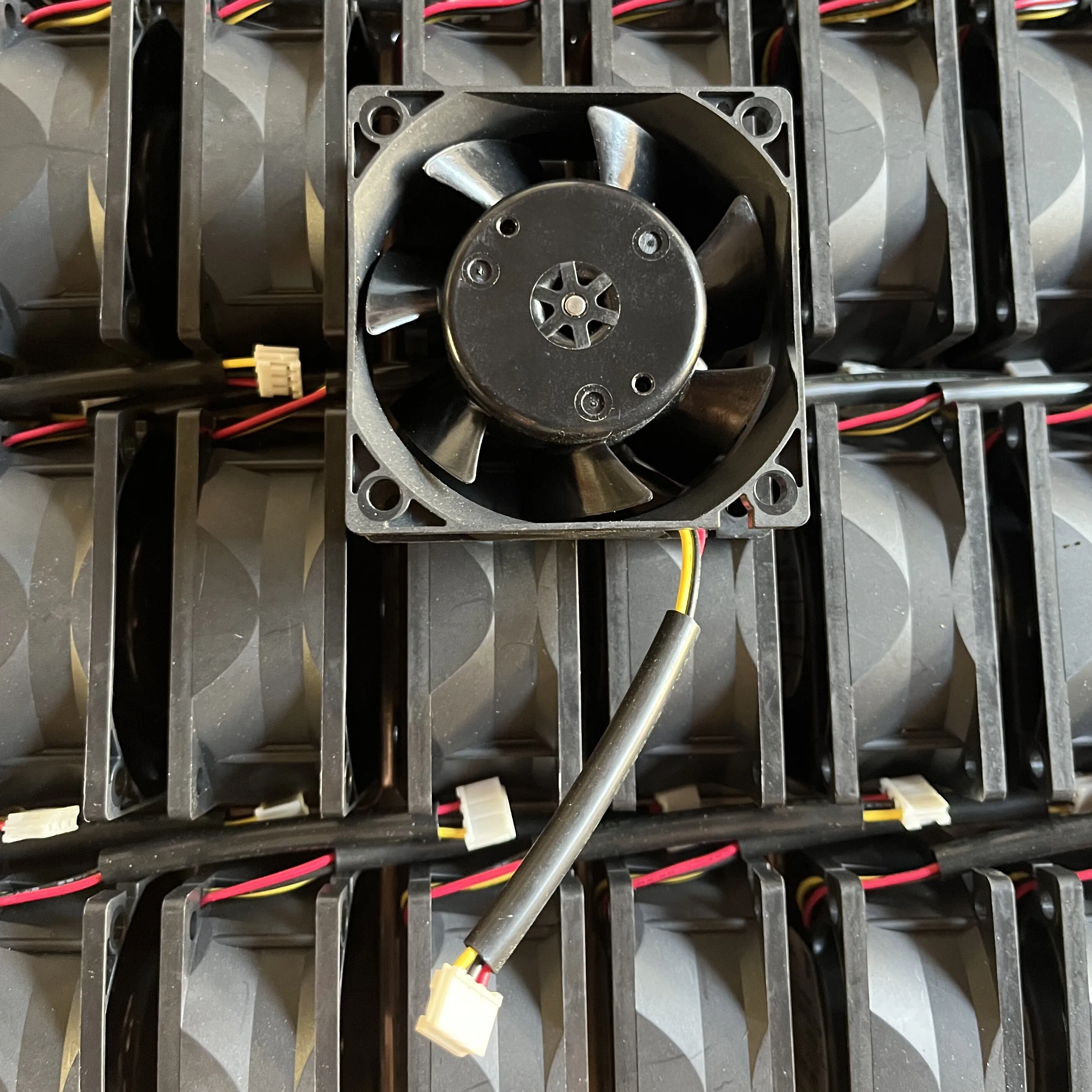 MELCO MMF-06G12ES FP1 DC 12 В 0,19 А 60x60x25 мм 3-проводной вентилятор охлаждения корпуса (art.: 3920d39abcd18) - 3920d39abcd18