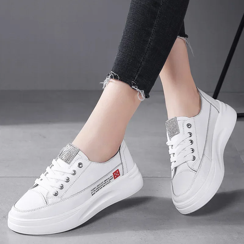 

New Korean version daddy shoes leather thick soled small white shoes women sponge cake plush sports casual women fashion shoes