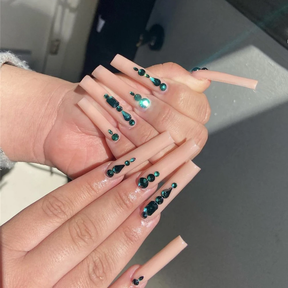 

24 шт., накладные ногти с полным покрытием, в европейском стиле