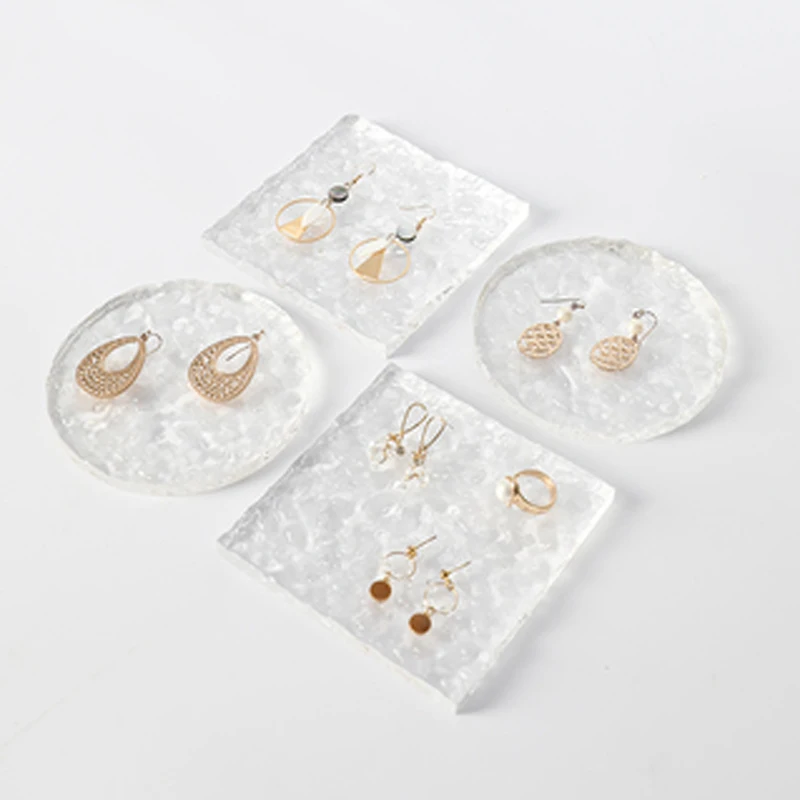 Подставка для ювелирных изделий с акриловым камнем