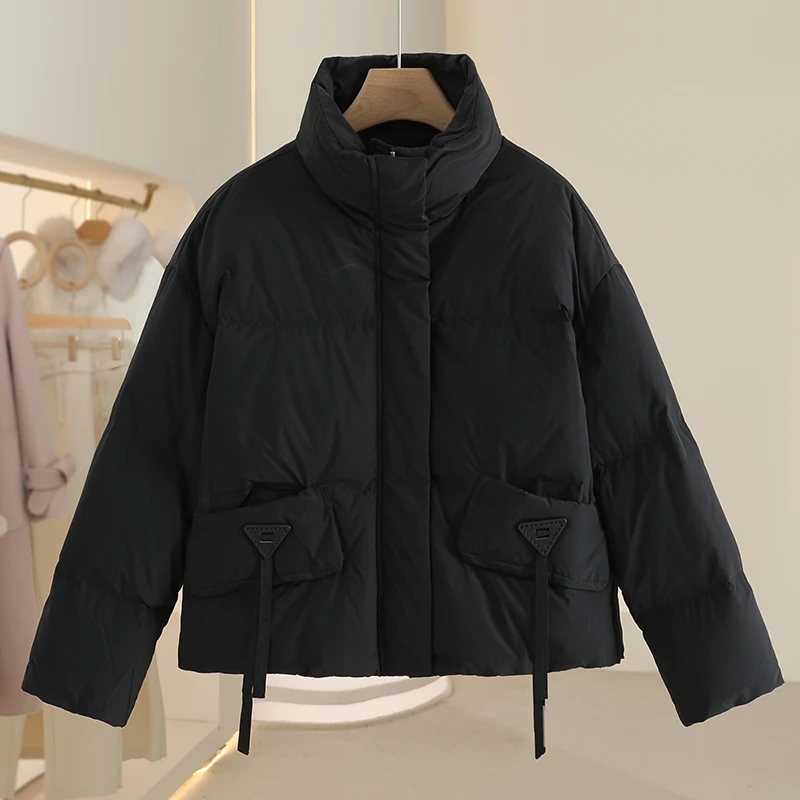 [Текст] Модный пуховик с коротким воротником-стойкой для отдыха и длинными