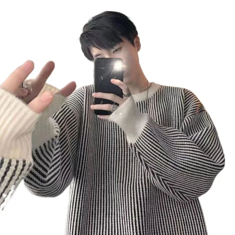 Полосатый свитер с круглым вырезом и цветными блоками для мужчин модный