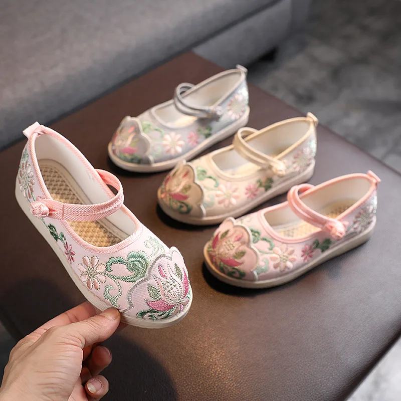 

Girls Princess Dress Shoes Fine Embroidery Hanfu Dance Shoes Tang Retro Handmade Children Cloth Shoes Anti-skid Baby Moccasin