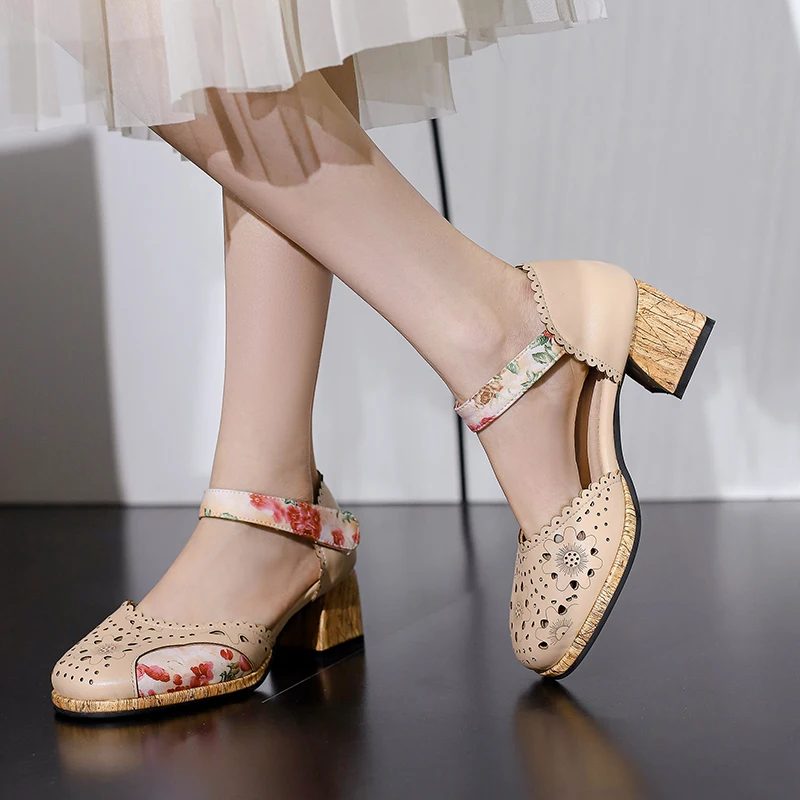 Women Chinese Vintage Sandals Lady Flower Printed Hollowed-out Design Shoes Comfortable Breathable Anti-slip Wear-resistant Sole