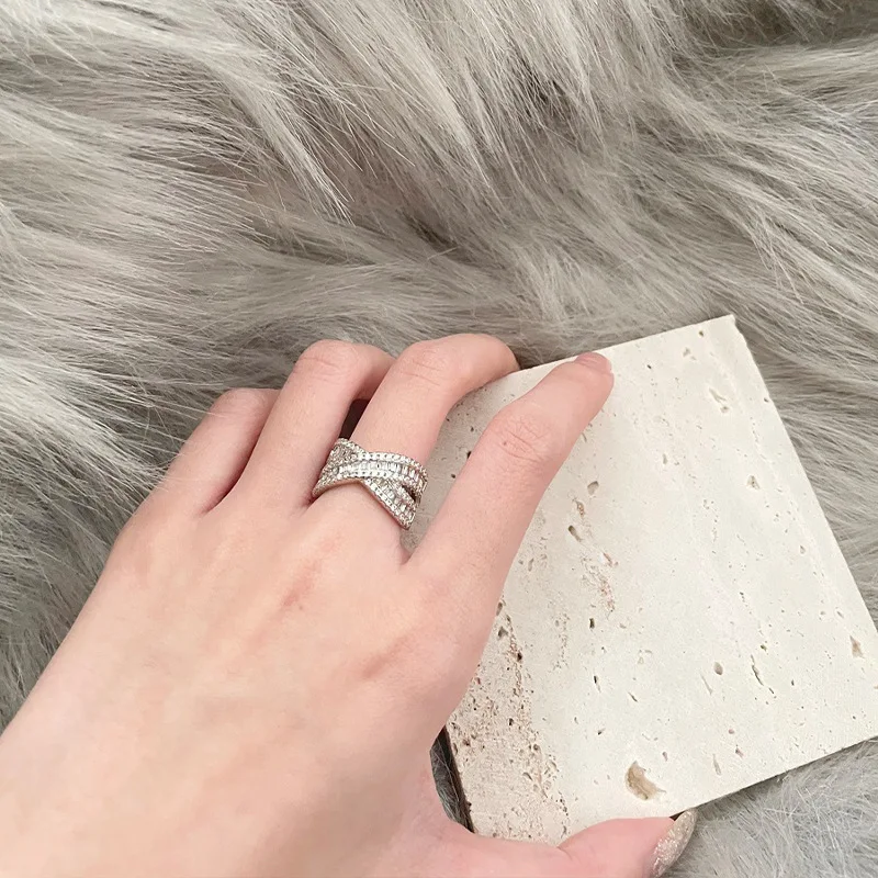 

Luxury shiny Cubic Zirconia Micro Pave Setting X Shape Ring For Women Stainless Steel Cross Rings 2022 Jewelry Accessories Gift