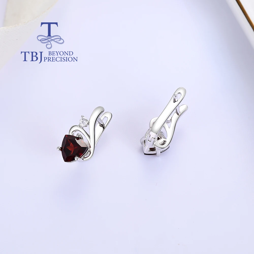 Pięknie zaprojektowane naturalne granaty trójkątne kolczyki z klejnotami S925 srebrne modne lekkie luksusowe prezenty urodzinowe dla kobiet i