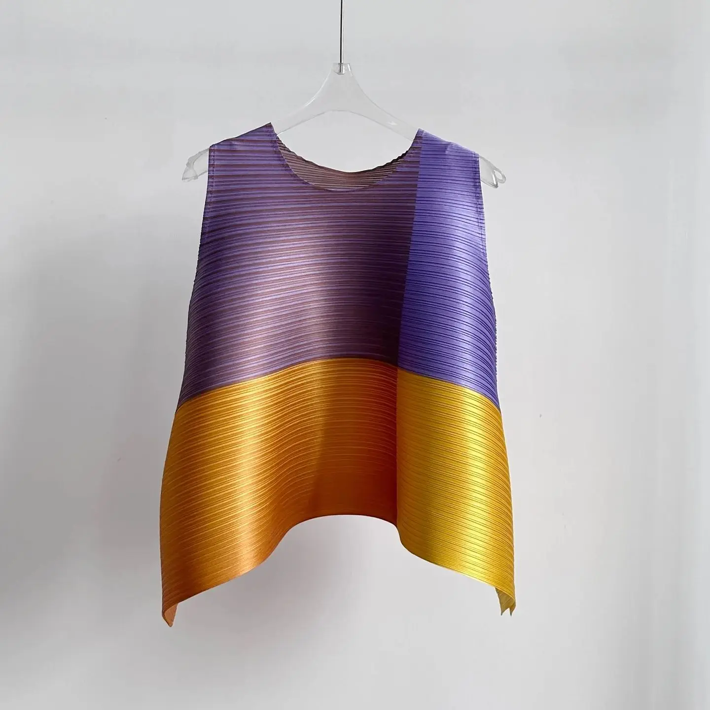 Фото Плиссированный жилет без рукавов Miyake, лето 2021, новый контрастный цвет, горизонтальный темпераментный повседневный топ №2