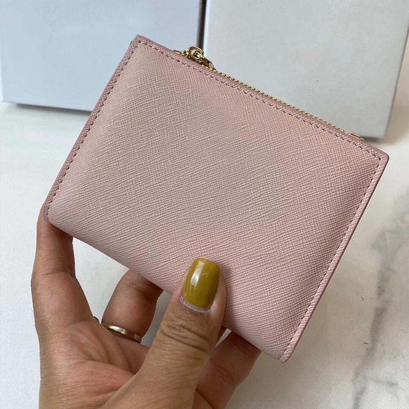 

Two-color leather short wallet