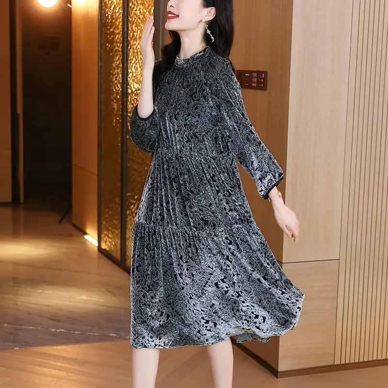 Женское платье с золотым бархатным принтом Осень-зима 2023 новинка Свободная