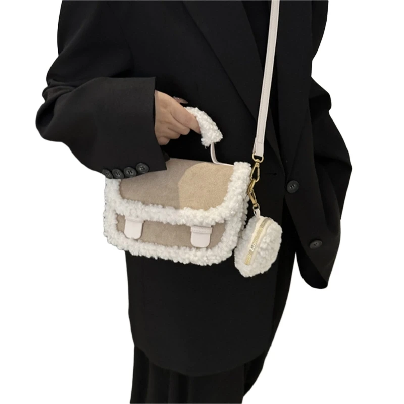 Маленькая квадратная сумка из искусственной кожи