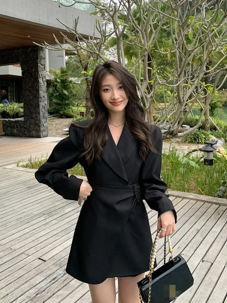 Рисунок 5 - Женское короткое однотонное платье-трапеция