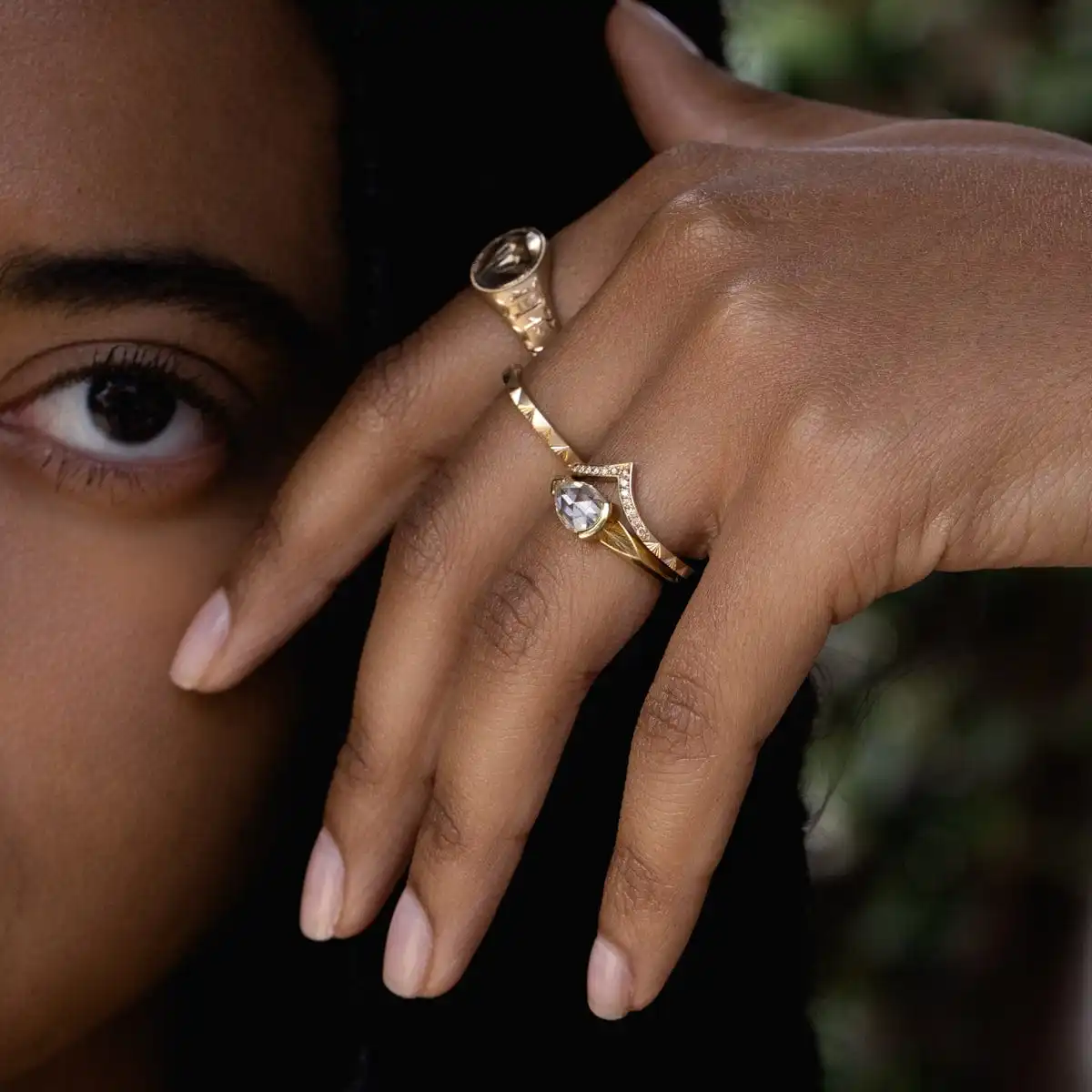 

Stylish S925 Sterling Silver Champagne Diamond Ring with Peak Aurelia Design