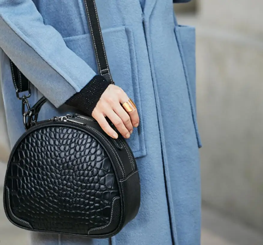 

2022 New Fashion Advanced Quality Leather Handbag Designer Ladies Luxury Decorative Shoulder Glyphbolic Bag