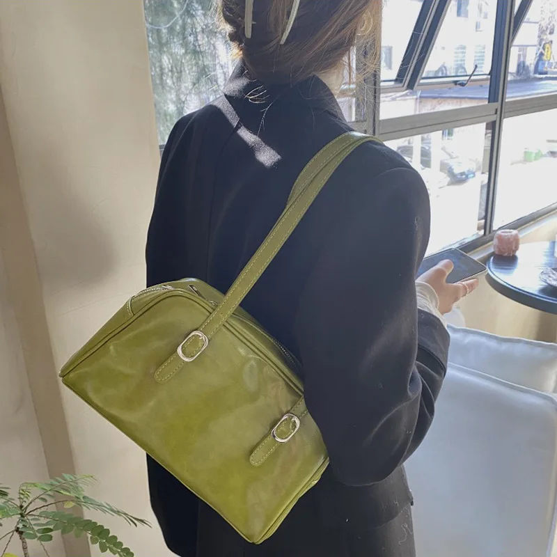 

2023 Women's Bags Versatile New Fashion Spring Style Green Oil Wax Leather Single Shoulder Underarm Bag