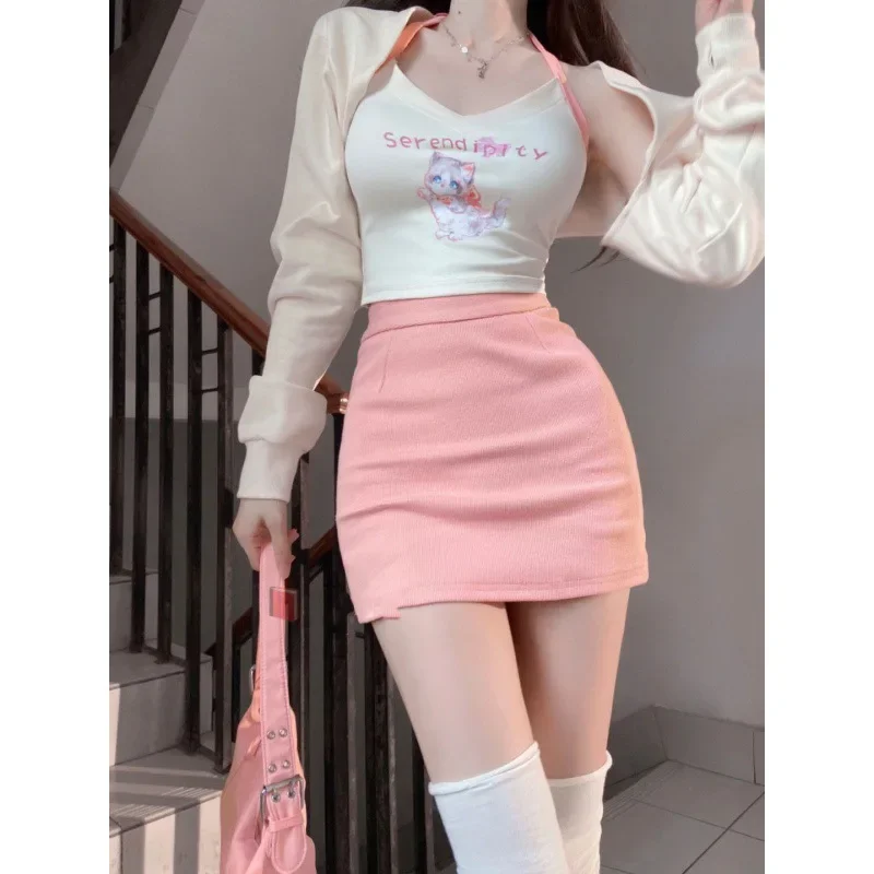 Женский костюм из трех предметов