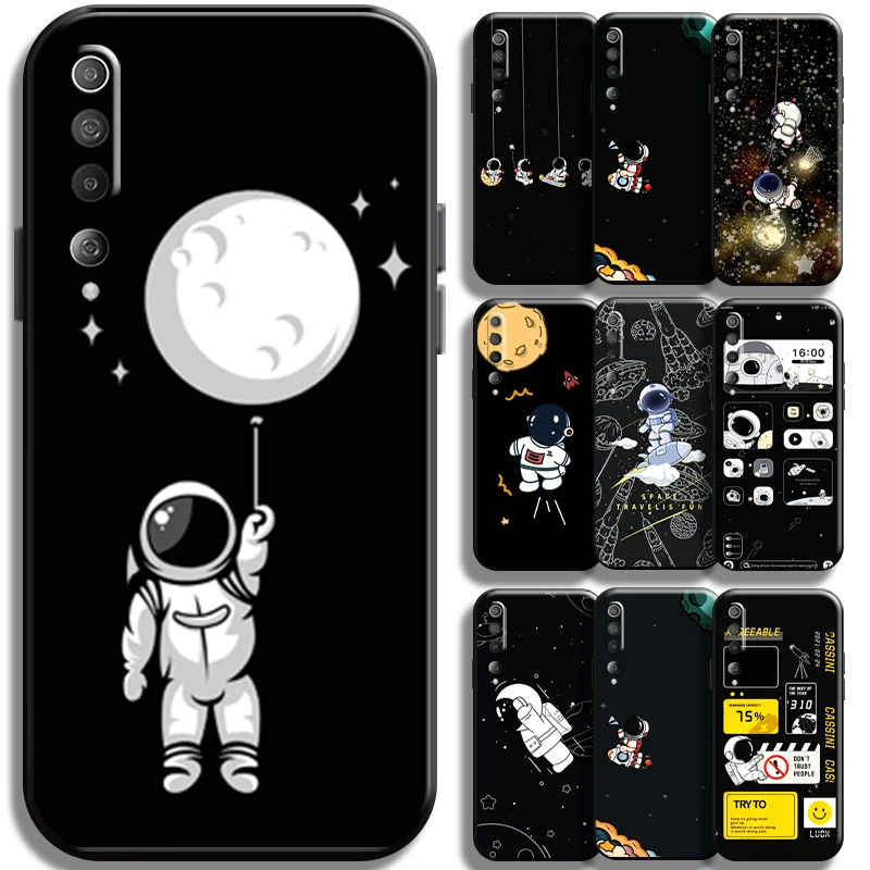 

Fashion Cute Astronaut For Xiaomi Mi 10 10s Mi 10 PRO Mi 10 Lite Phone Case Liquid Silicon Shockproof Carcasa Back Black Cover