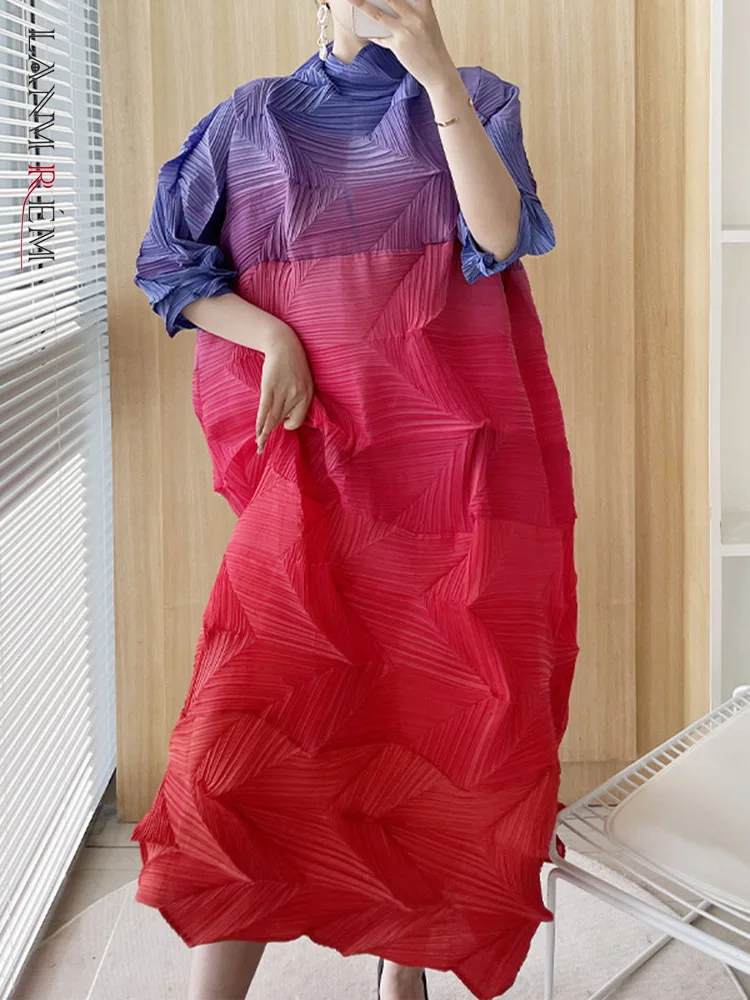 

LANMREM Gradient Pleated Dress For Women Turtleneck Loose Style Fold Design Female Trendy Clothing 2023 Autumn New 32A187