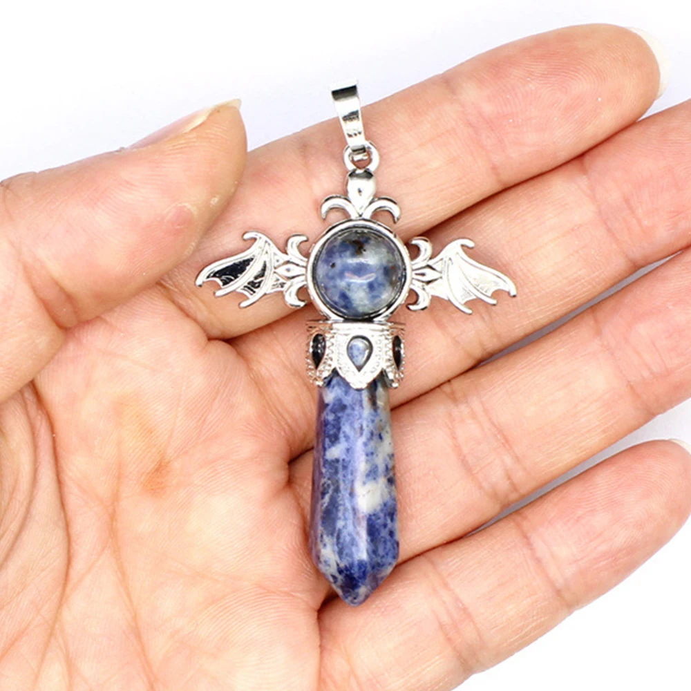 

Mineraali Natural Sodalite Stone Hexagonal Prism Pendants Reiki Crystal Vintage Necklace Angel Wing Quartz Lady Jewelry Gemstone