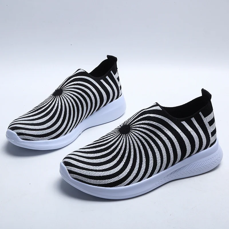 Summer Women Shoes Lightweight Flats Shoes Sneakers Women Non-Slip Shoes Female Breathable Shoes Plus Size Sport Shoes Fur Women