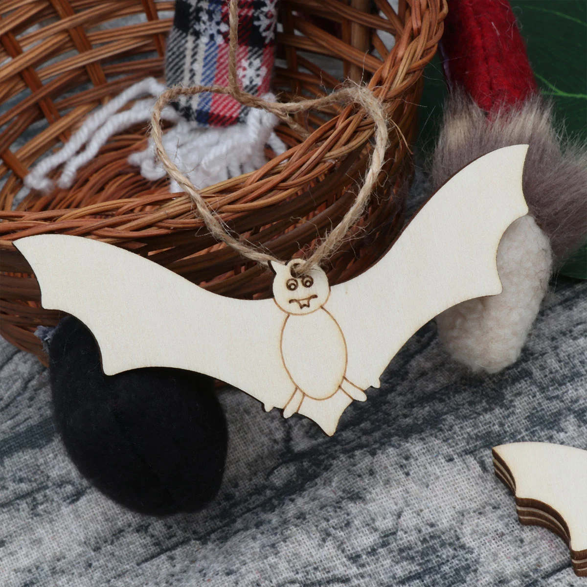 

Woodpieces Slices Crafts Bat Centerpieces Diy Unfinished Chipsnatural Animal Shapes Painting Hanging Wooden Log Tags Cutouts