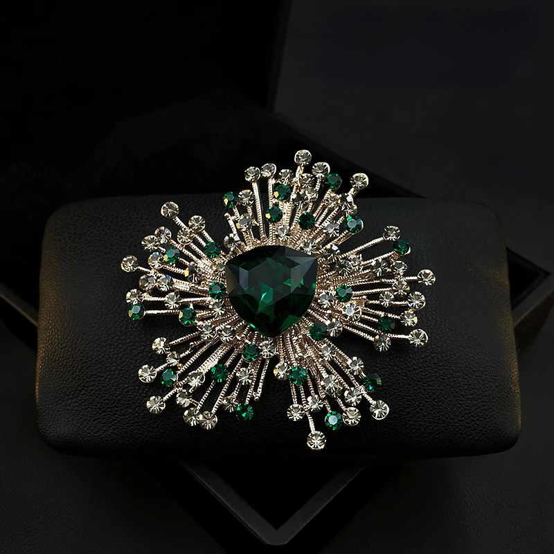 

Vintage Blooming Flower Brooch Elegant Magnificent Coat Suit Accessories Luxury High-End Brooch Pin Women Rhinestone Jewelry Pin