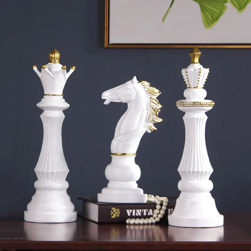 

Resin Crafts Ornaments International Chess King Horse Head Gold Three-piece Suit Art Deco Ornaments Decoration Accessories