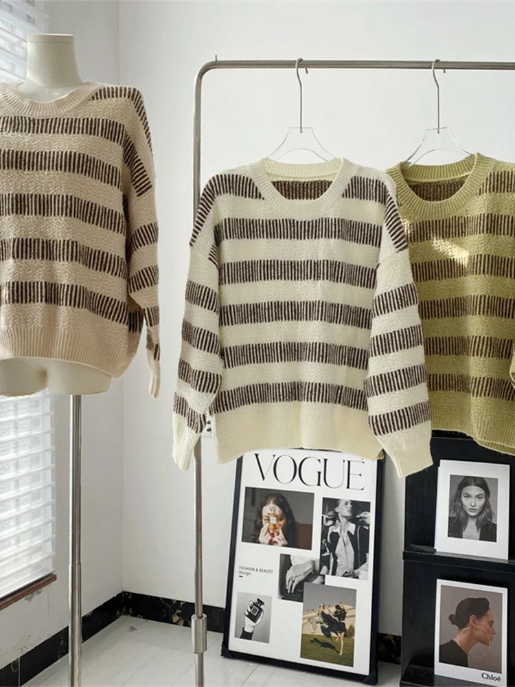 

2022 Autumn Winter Women Striped Design Knitwear Crew-neck Loose Knitted Pullover Korean Style Ladies Sweater New Daily Basic