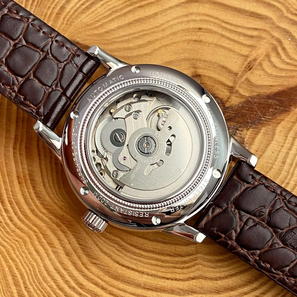 Мужские водонепроницаемые часы с сапфировым стеклом до 20 атм