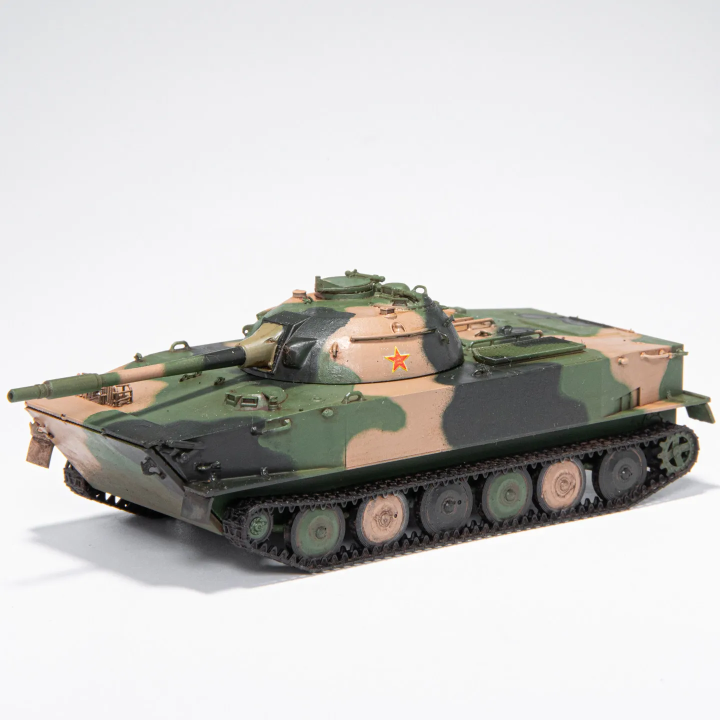 Фото Масштабная модель китайского плавающего танка Тип 63 из смолы, 1:72, военная техника, классическая модель, игрушка для взрослых, подарок, статическая модель для демонстрации №1
