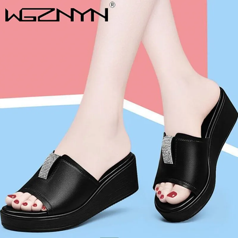 

Женские шлепанцы из натуральной кожи, на толстой подошве