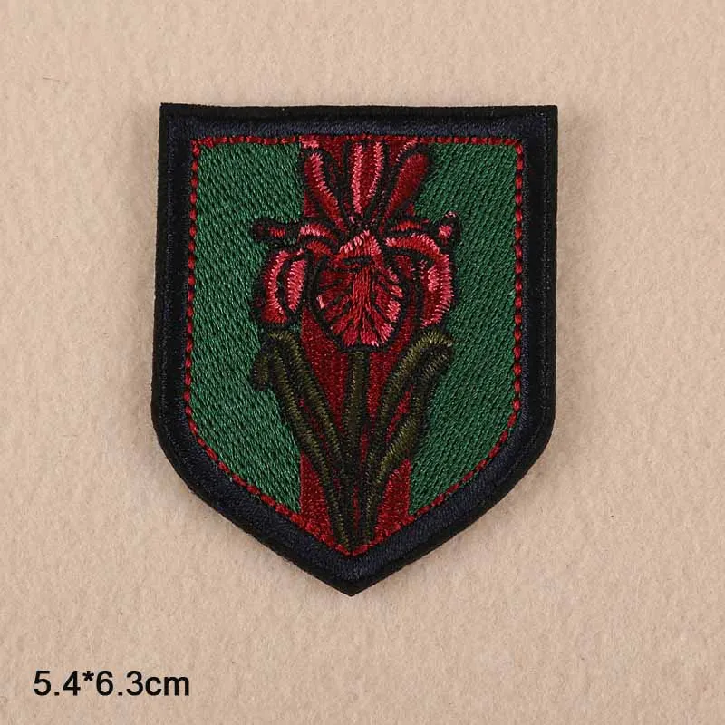 Нашивки с вышивкой в виде головы зомби русалки