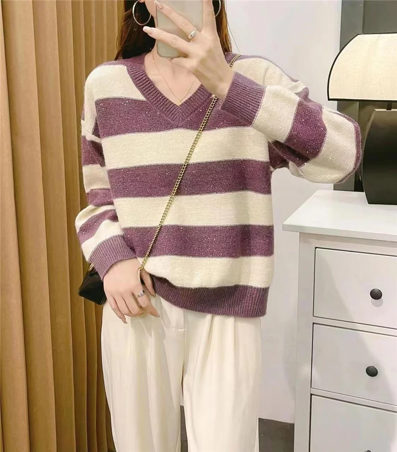 

24818 2 rows of 4 】 【 4 room scene shooting sequins raccoon v-neck stripe color matching sweater [1085] 58