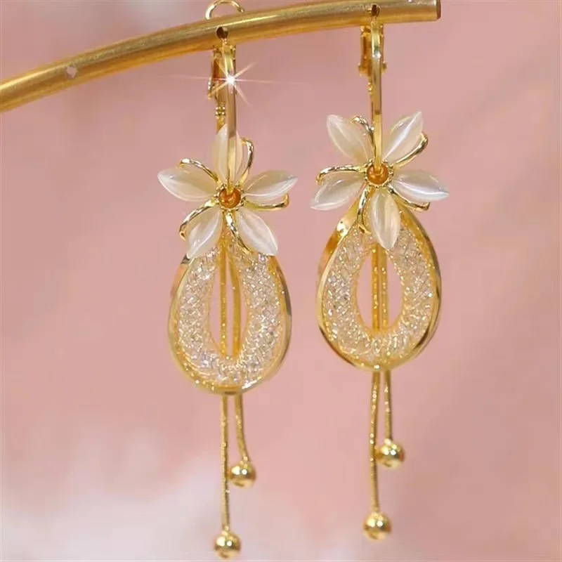 

2023 New Fashion Trend Unique Design Elegant, Exquisite, Light Luxury Zircon Tassel Earrings for Women's Jewelry Party Gifts