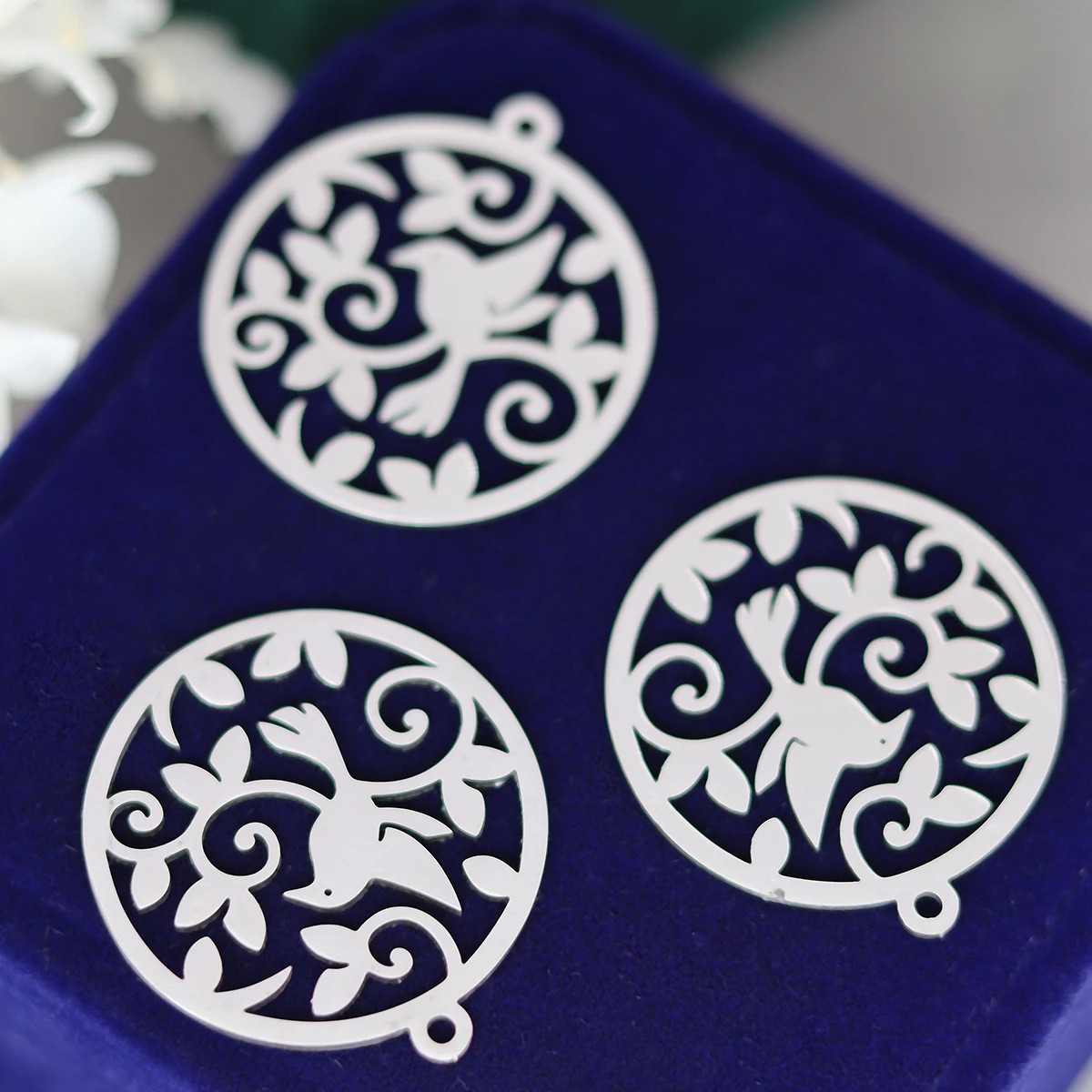 3 шт. изысканные филигранные Летающие птицы листья круглые полые подвески