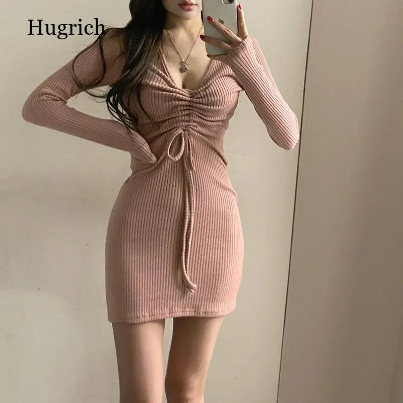 

Женское трикотажное платье с V-образным вырезом и длинным рукавом