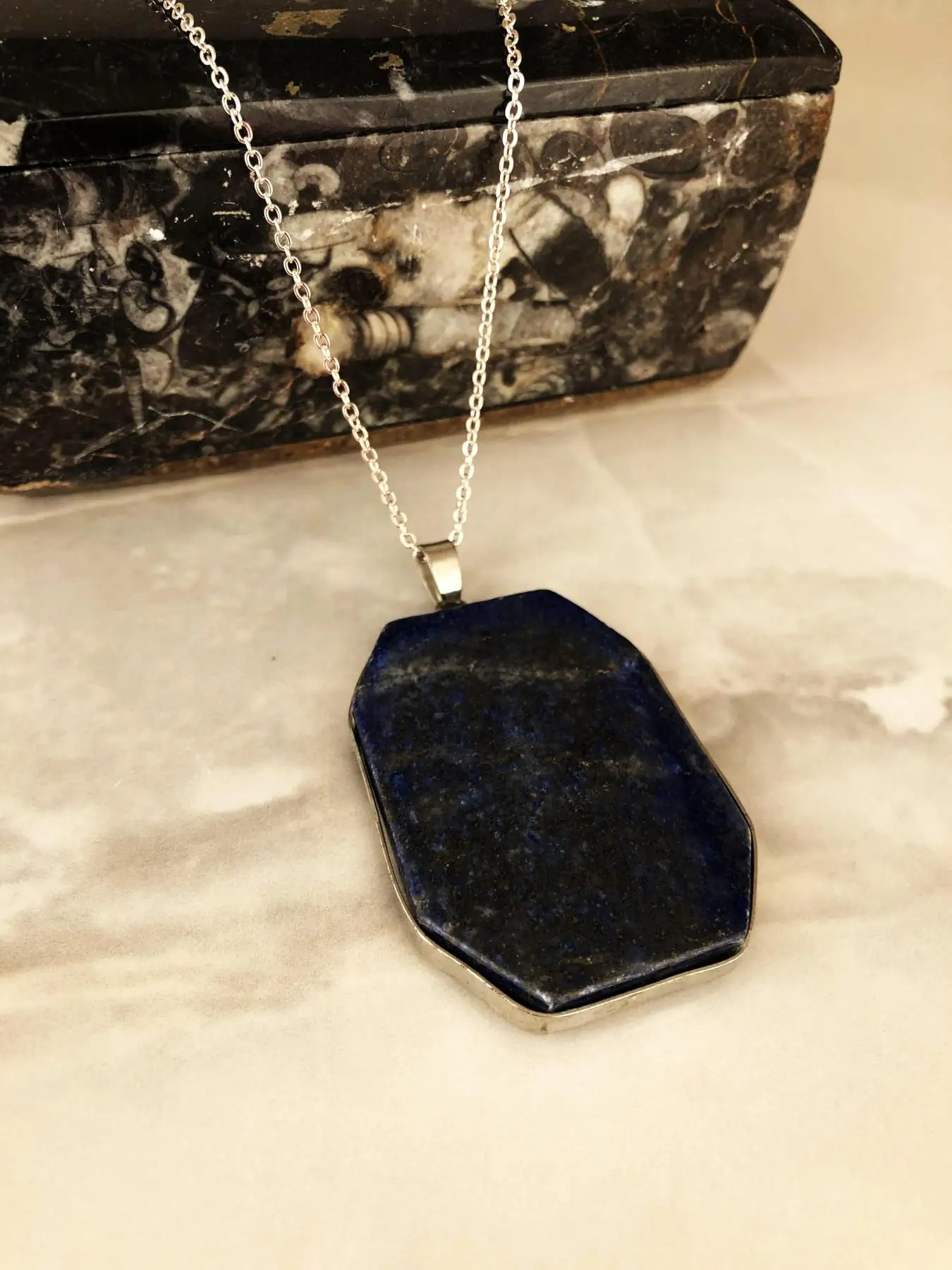 

Natural stone Women Lapis Lazuli stone Pendant Ahl1