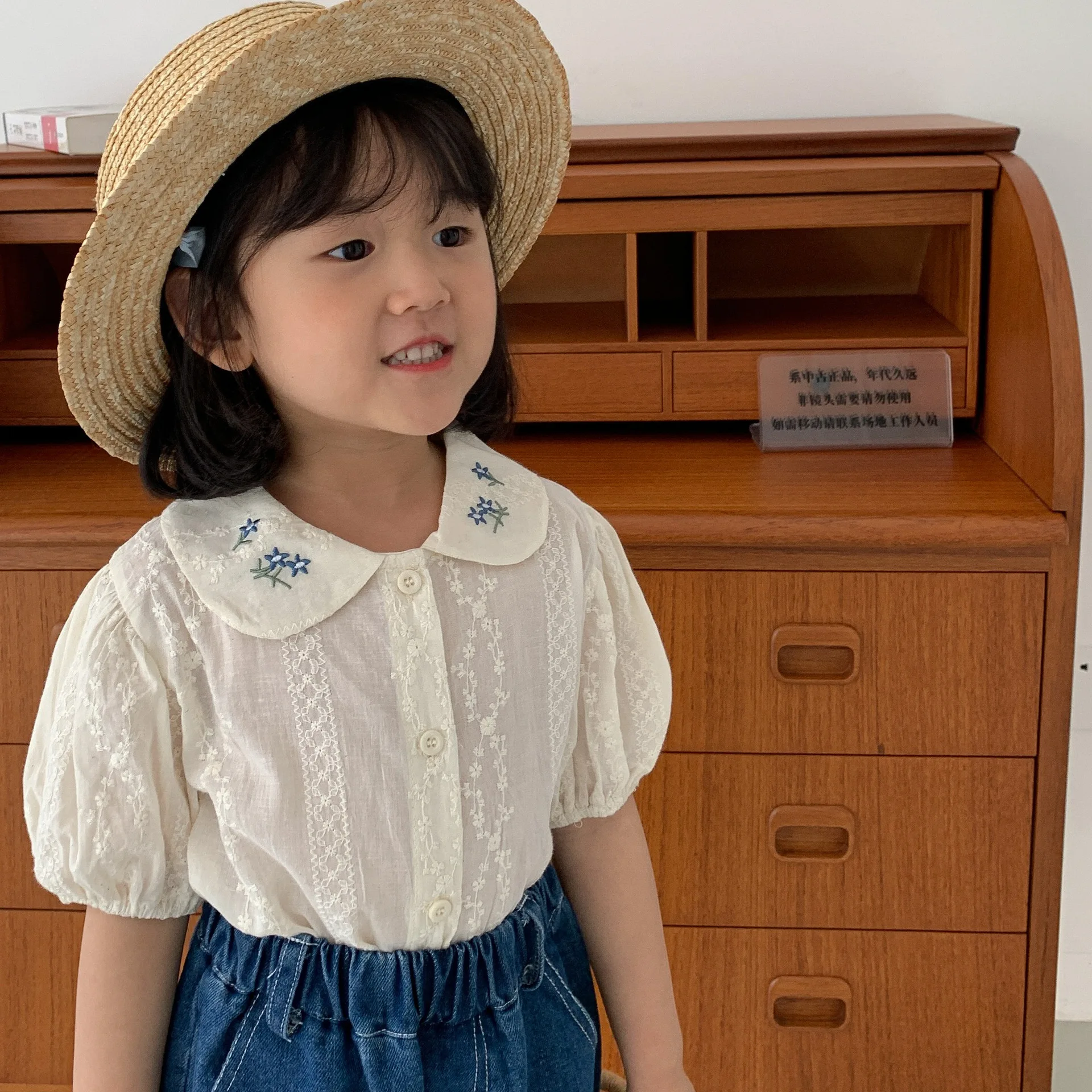 

2 - 8 Years Baby Girl Embroidery Floral Kids Shirts Peter Pan Collar Blouse Summer Beautiful Children Clothing Little Girls Top