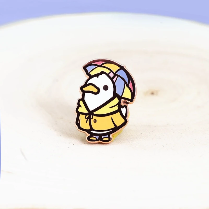

Мультфильм искусство Милая приключение Kawaii дождевик утка значок жесткая эмалированная брошь искусственное пальто воротник булавка для ве...