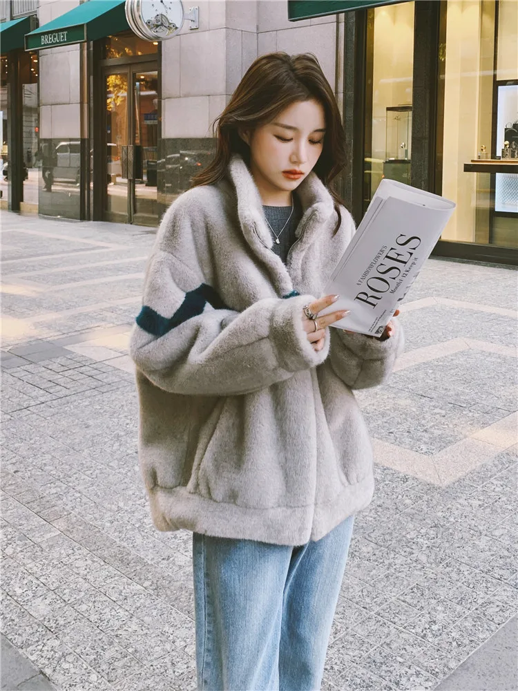 One piece fur coat for female winter 2022, new student, short, fried street lamb, thick and loose, Korean style