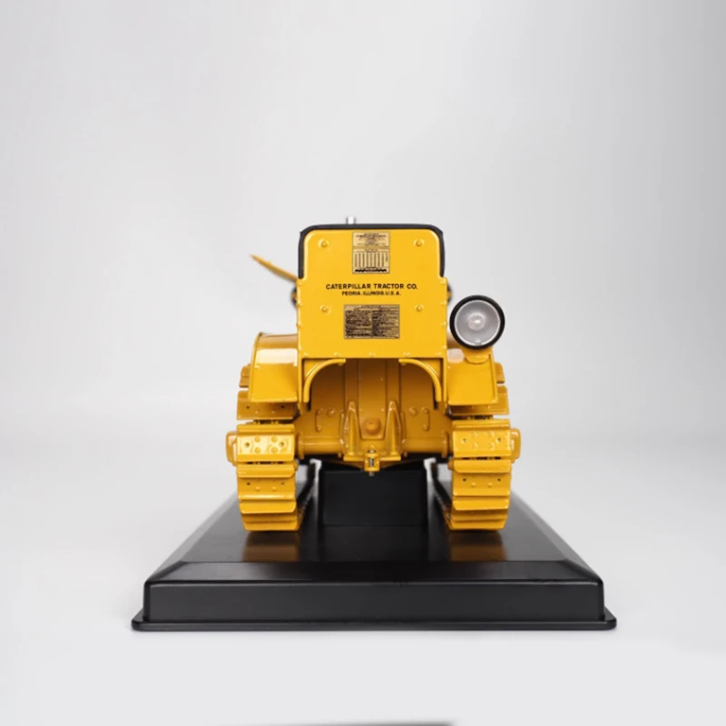 Maisto Масштабная модель трактора CAT 25 из сплава 1:16