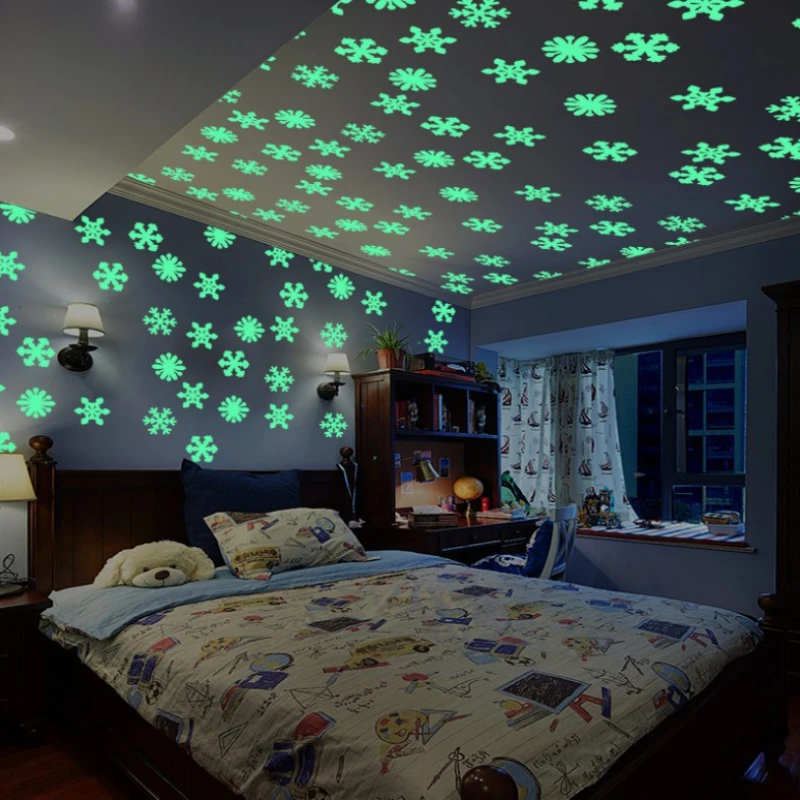 

100Pcs Luminous Snowflake Wall Stickers Glow In The Dark Decal for Kids Baby Room Bedroom Christmas Home Decoration Navidad 2021
