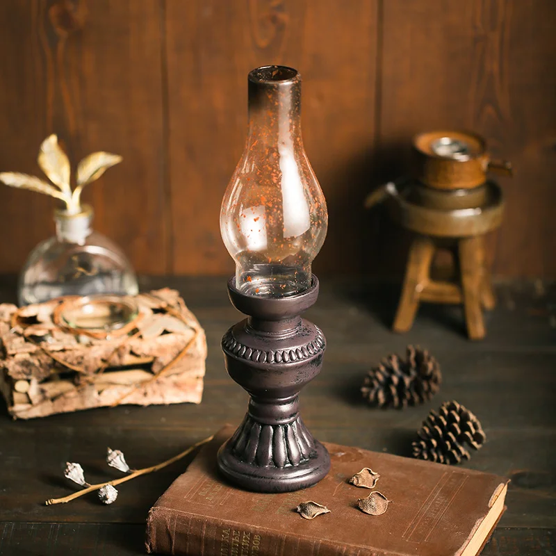 

Retro Kerosene Lamp Nostalgic Candle Holders Home Decor Vintage Candlestick Figurine Resin Crafts Cabinet Desktop Glass Cover