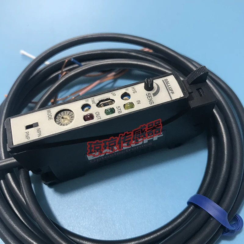 

Новый оригинальный волоконно-оптический сенсорный усилитель Balluff BOS 74K-UU-1FS-BO-Z BOS 74K-UU-1FR-BO-Z