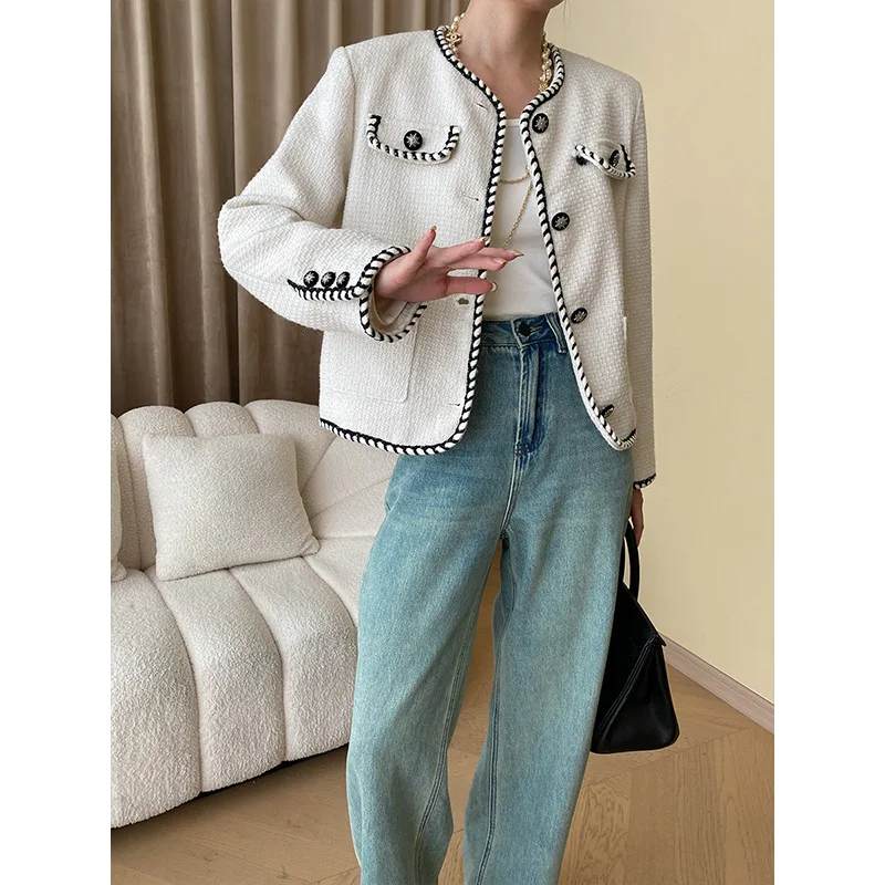 Рисунок 2 - Женское твидовое пальто