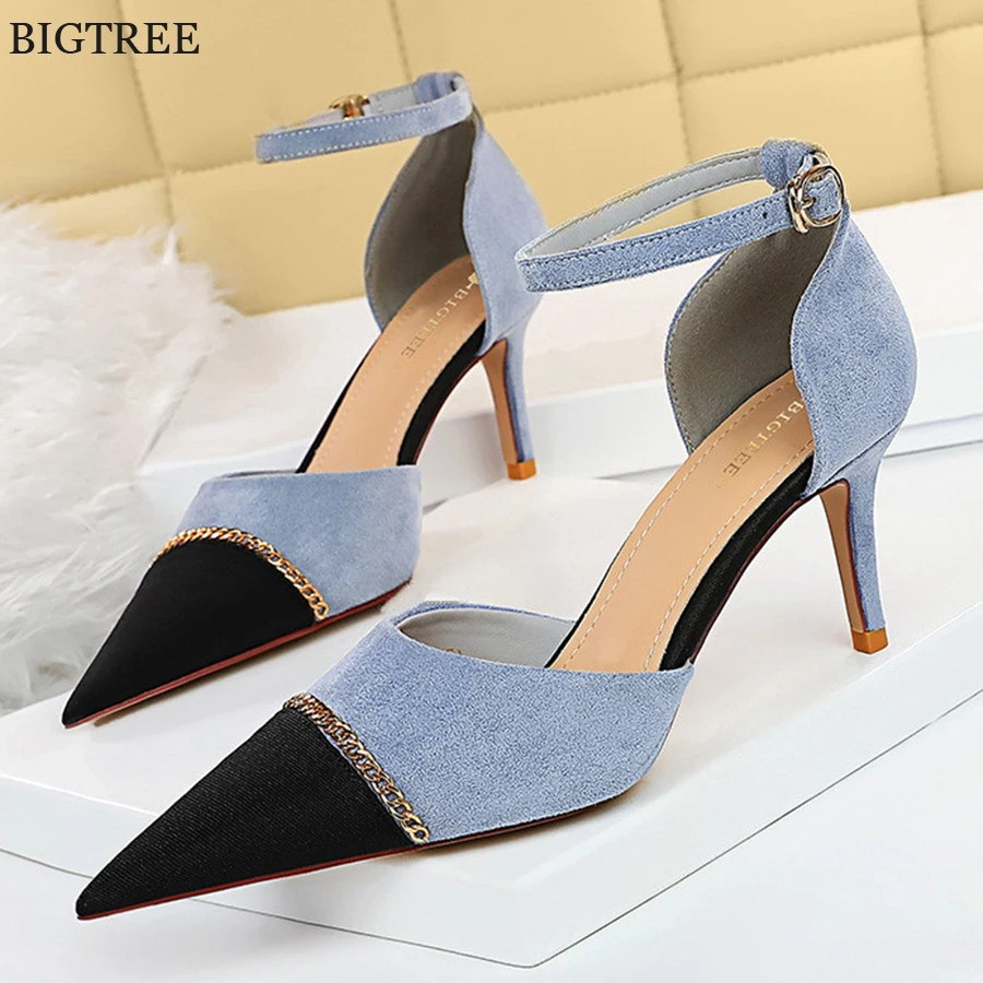 

2022 Korean Ankle Buckle Women Sandals Suede Spell Colors High Heels Pumps Female Pointed Metal Chain Fashion Dress Party Shoes