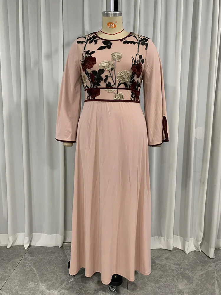 Рисунок 6 - Женское платье-макси с длинным рукавом