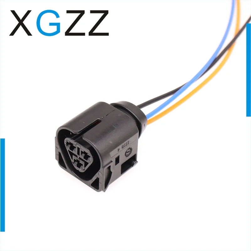 

12521437985 подходит для автомобильных логотипов, катушек зажигания BMW, разъемов 3P и жгутов проводов.