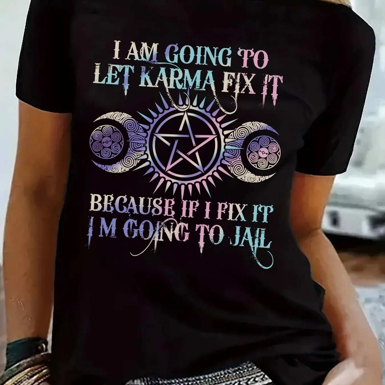 Женская футболка с коротким рукавом и круглым вырезом графическим принтом