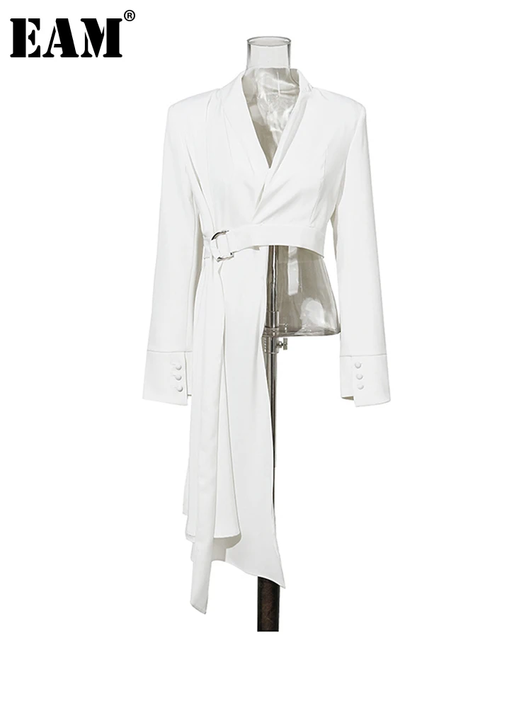 

[EAM] 2023 New Spring Autumn V-collar Long Sleeve White Button Belt Spliced Irregular Jacket Women Coat Fashion Tide JX600