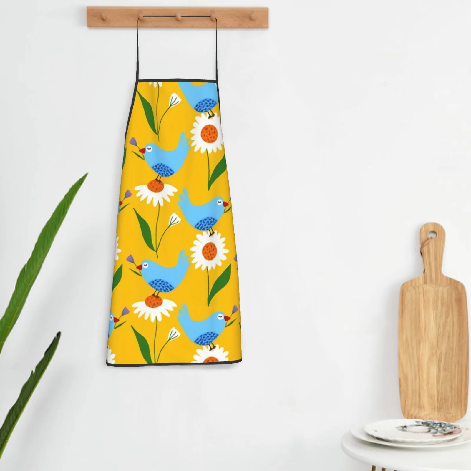 Фартук из полиэстера с белыми цветами и застежкой на подоле Кухонный для